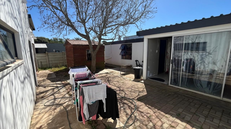 2 Bedroom Property for Sale in Paradise Beach Eastern Cape